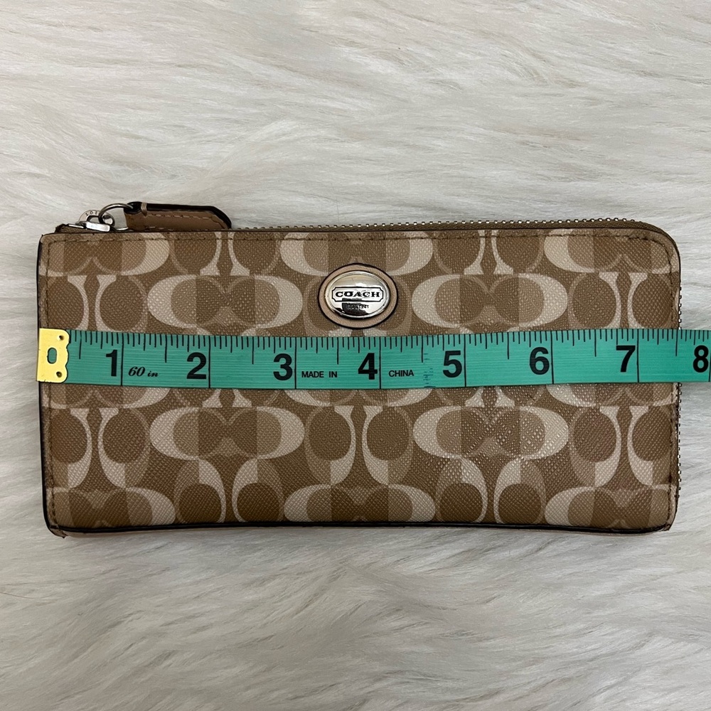 COACH - BROWN TAN TEXTURED LEATHER LONG PEYTON DREAM ZIP WALLET - Picture 11 of 13